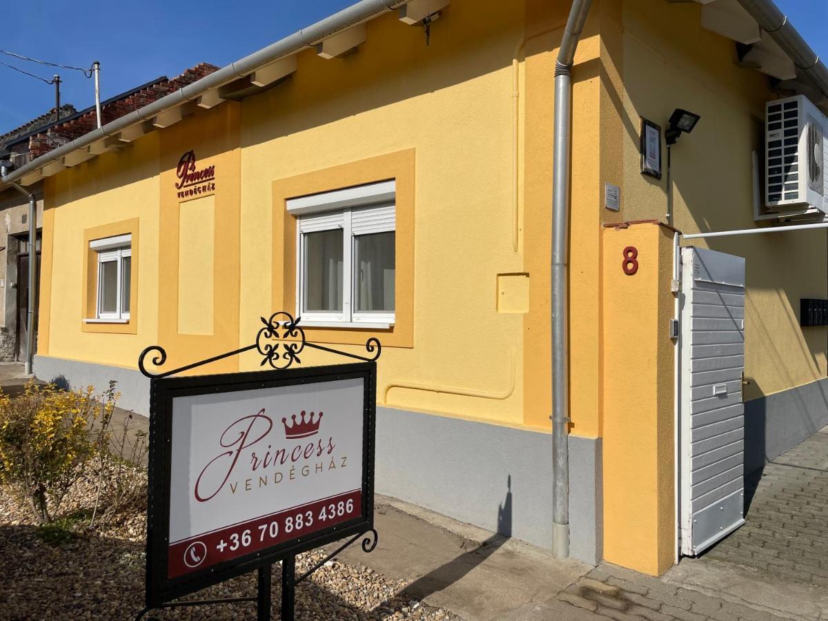 Princess Vendégház - B&B