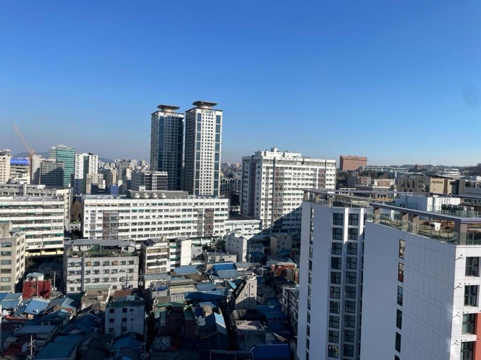 THE SHARE Myeongdong High-rise Floor & Free GYM #Subway station 3min #Myeongdong 10min - Chambres d'hôtes Séoul