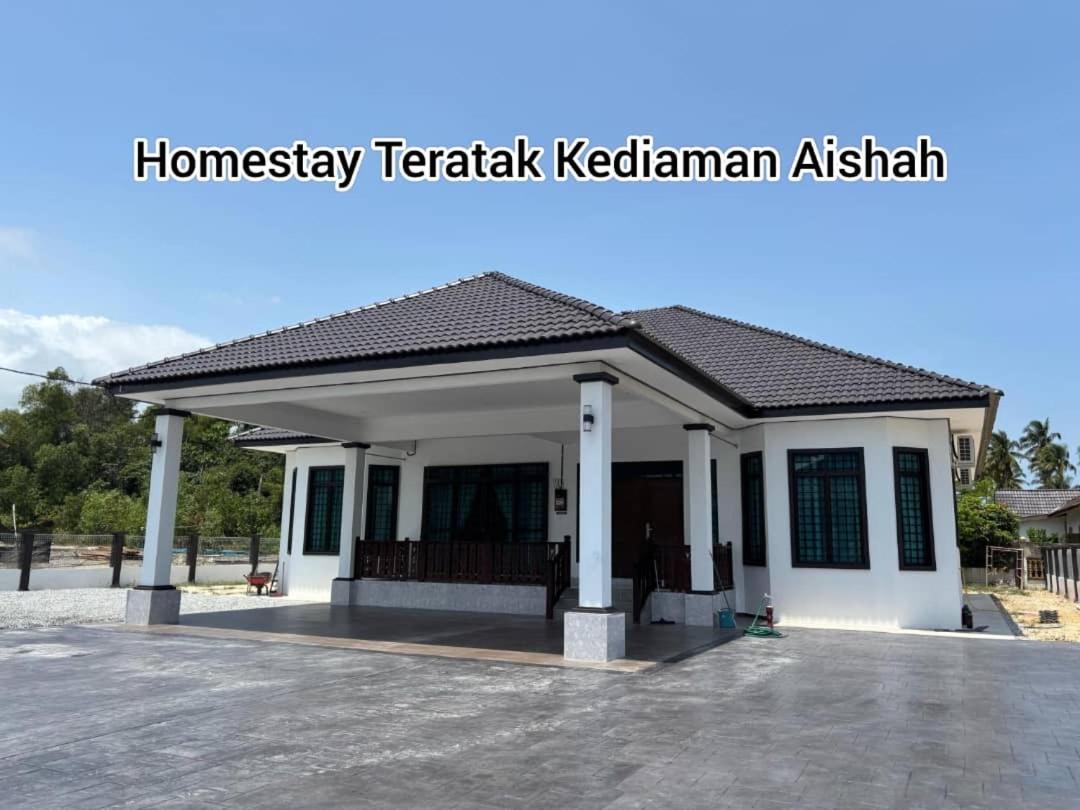 Homestay Teratak Kediaman Aishah - Chambres d’hôtes Marang