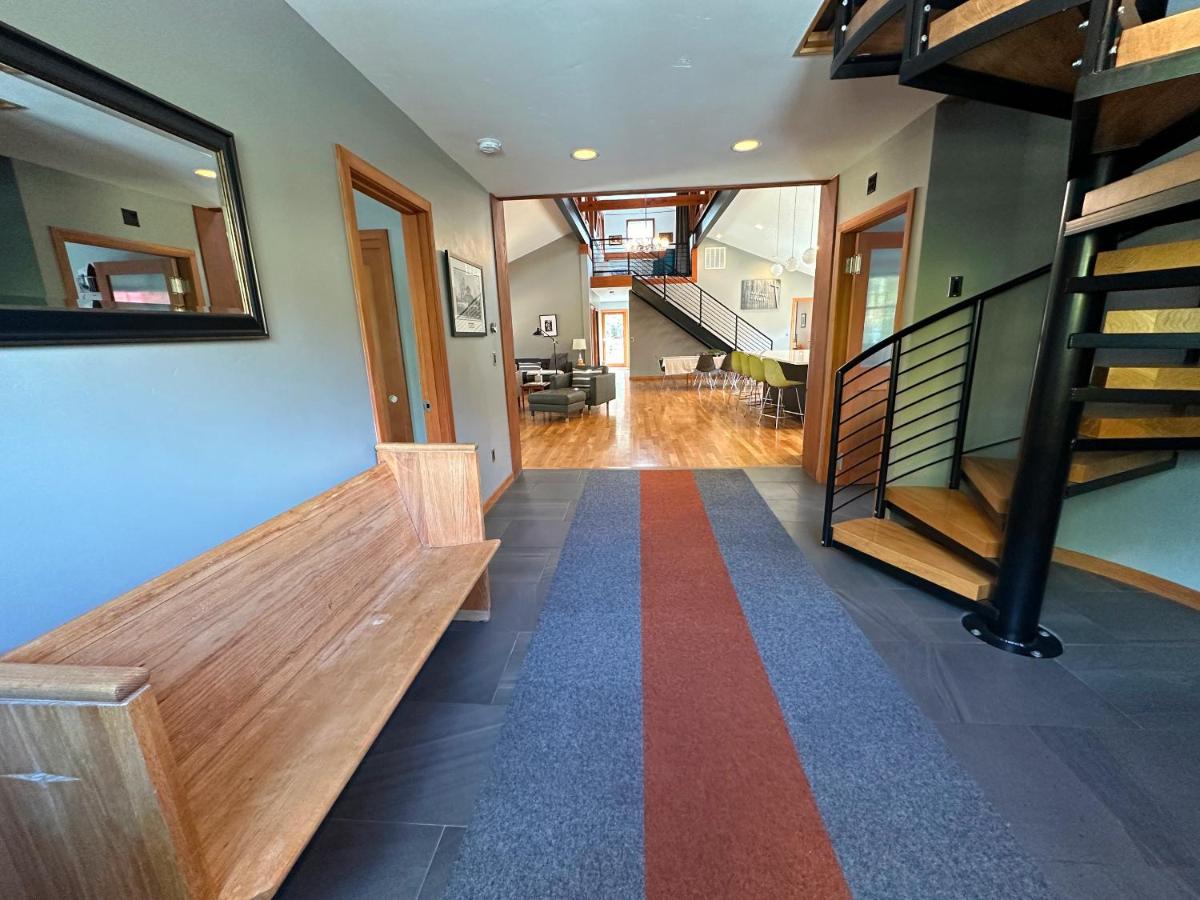 The Church, Built in 1923 & 2 Blocks From Downtown - Ferienwohnung Bend