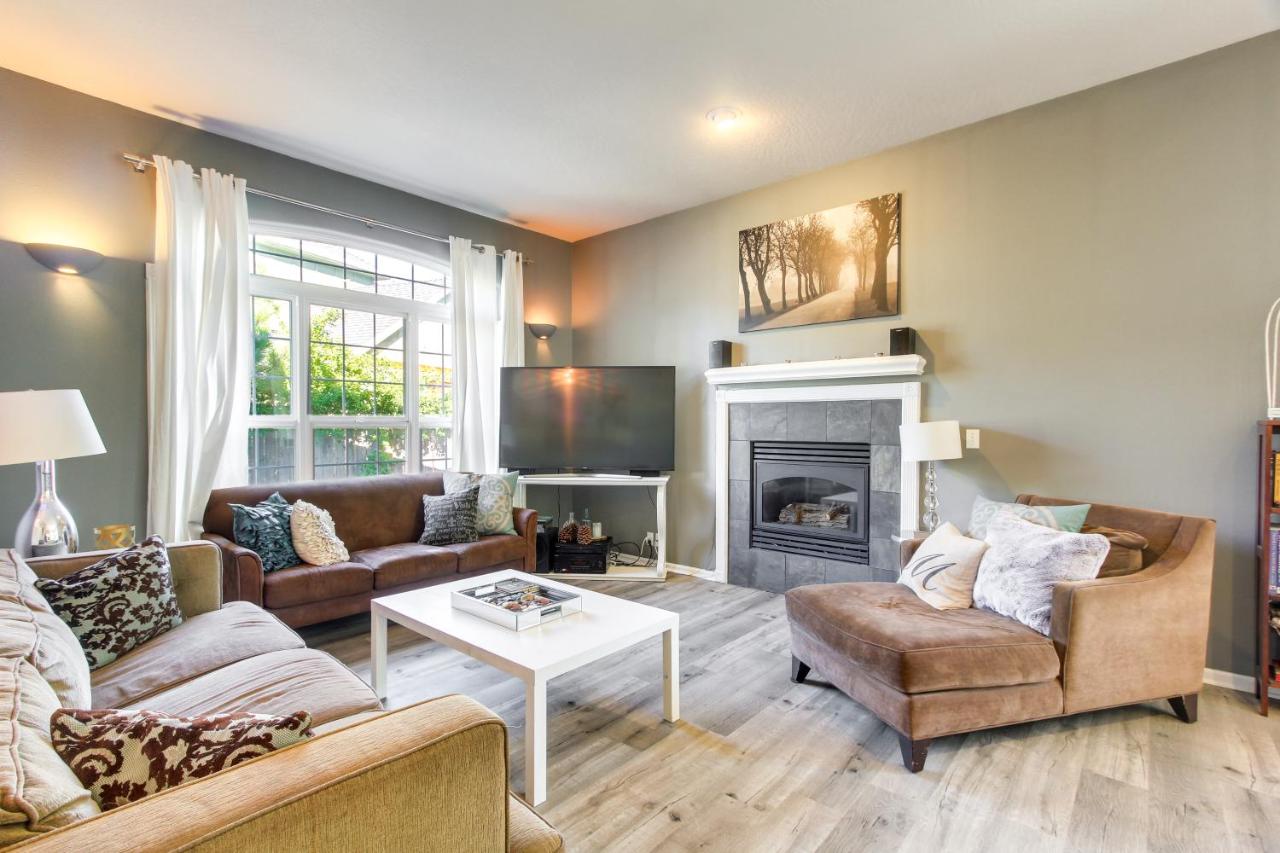 Pet-Friendly Home with Grill, 2 Mi to Autzen Stadium - B&B