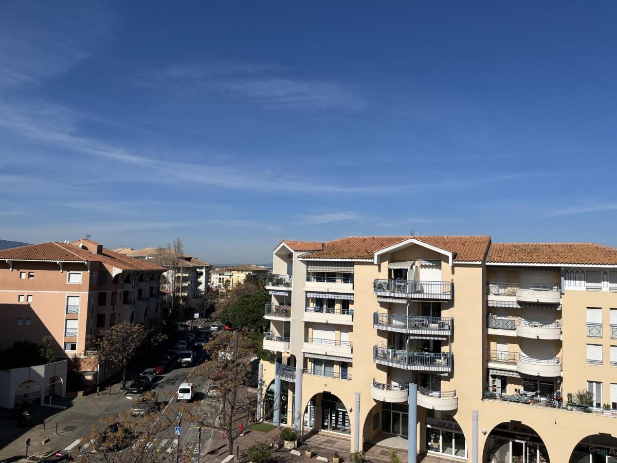 Port Frejus, 150 m de la plage, tres rare a la loc - Ferienwohnung