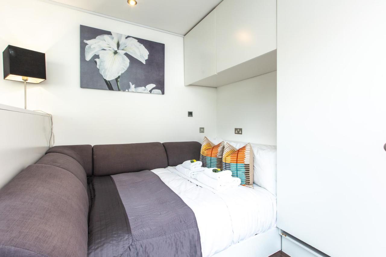 Studio Apartment with Balcony