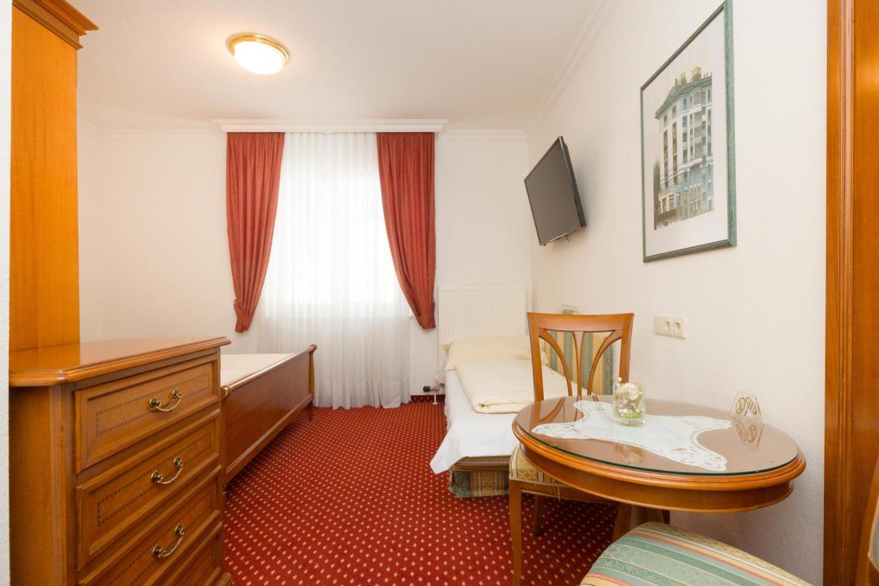 Dreibettzimmer