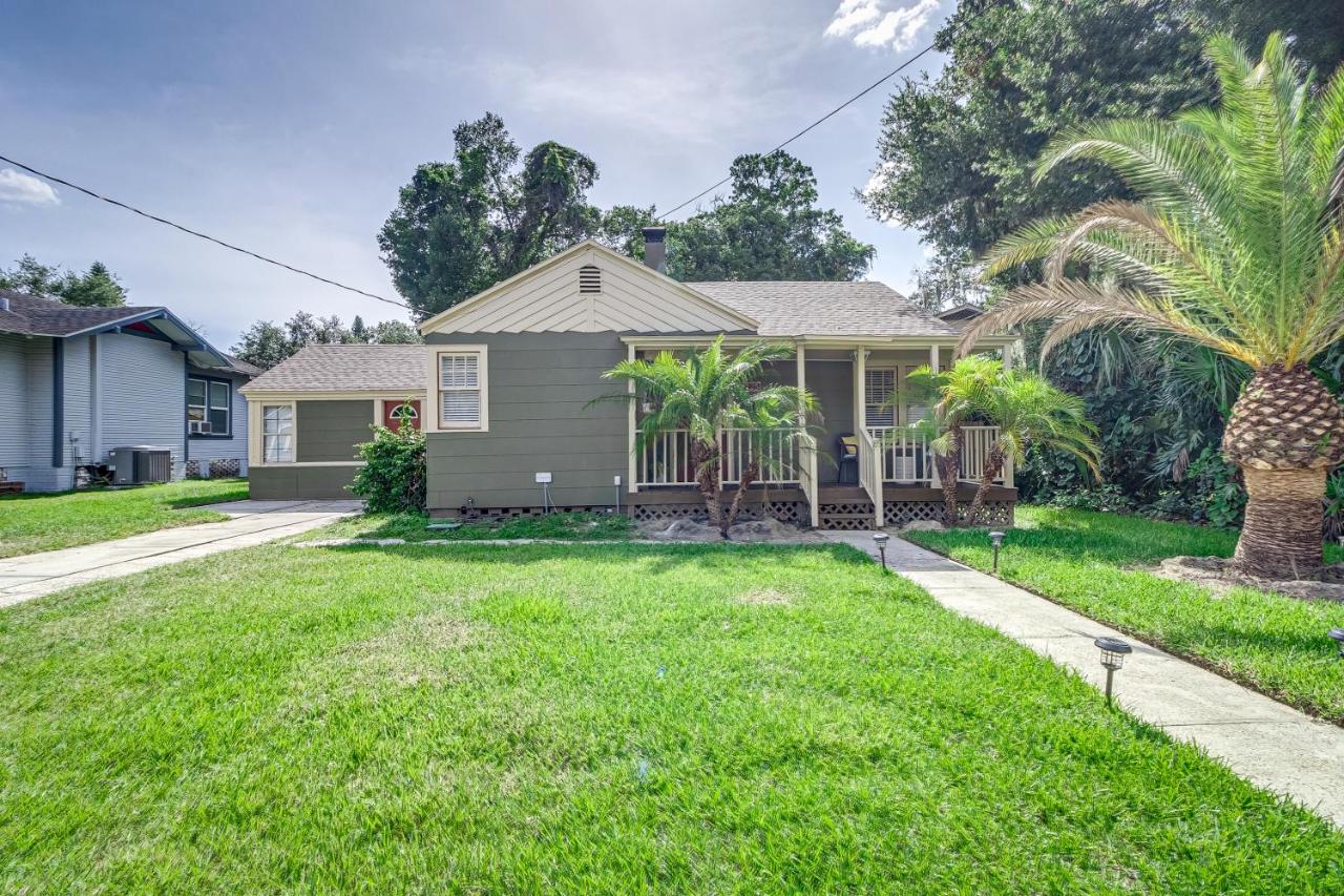 Rushing Bungalow - Steps from Swan Lake Morton - B&B Lakeland