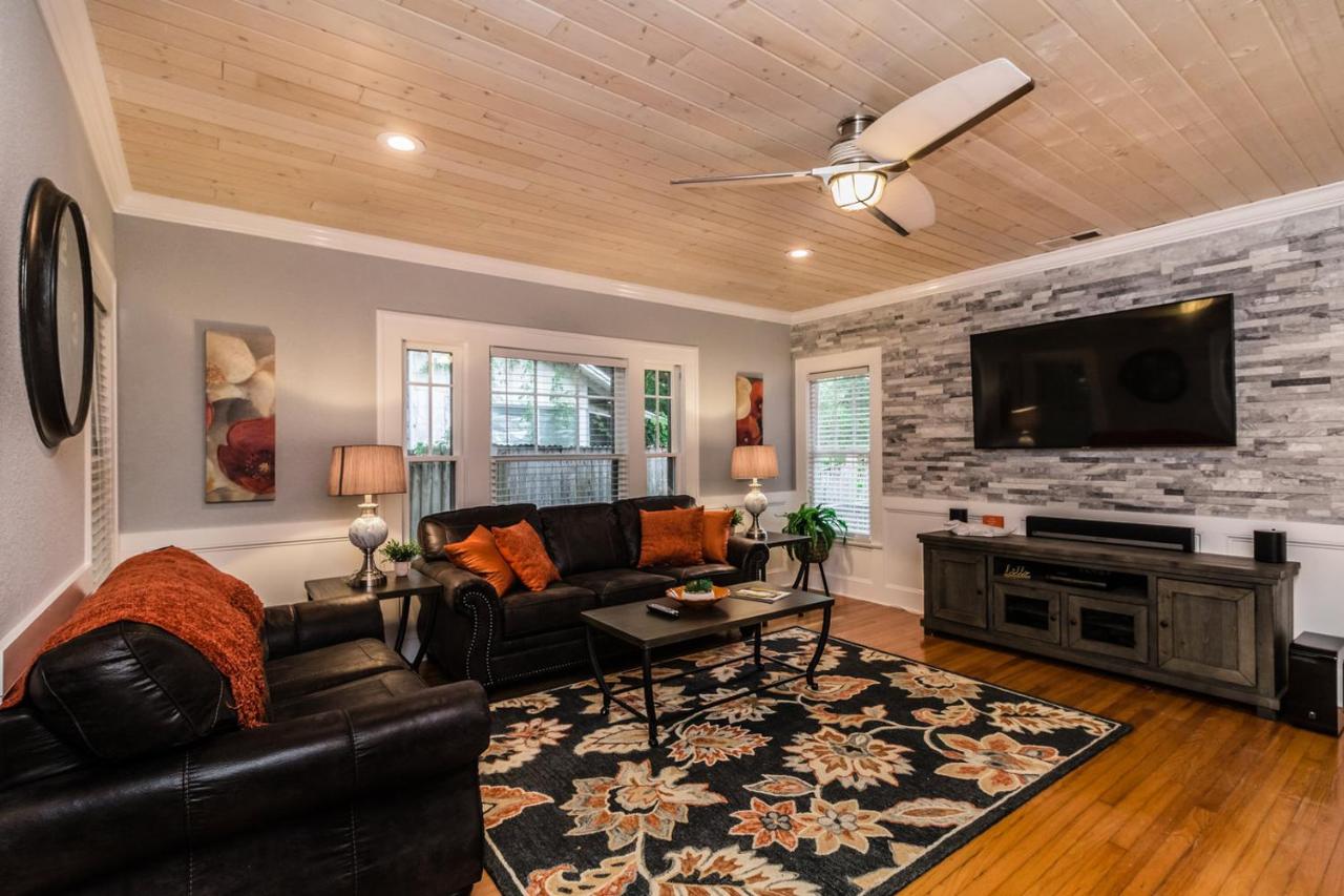 Historic District Charm - 10 Minute Walk to FSC & Downtown Lakeland - B&B