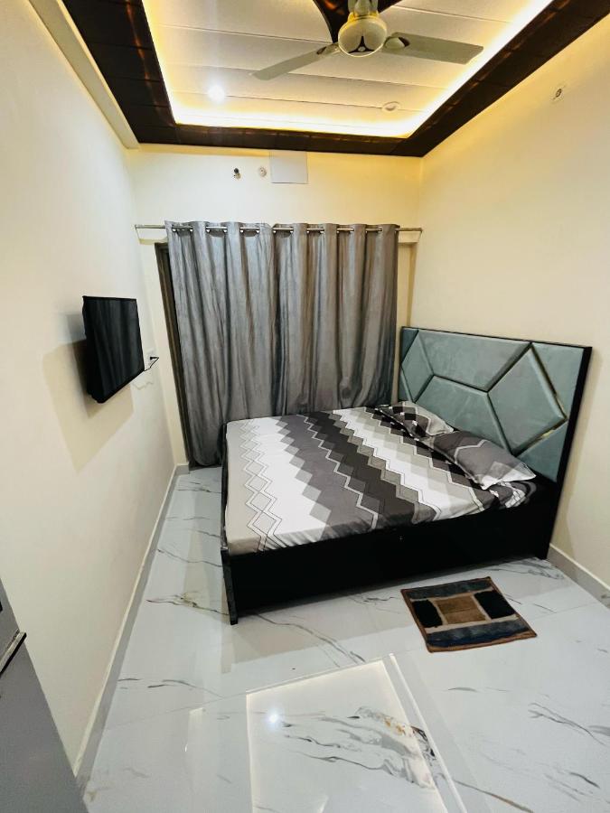Deluxe Double Room (2 Adults + 1 Child)