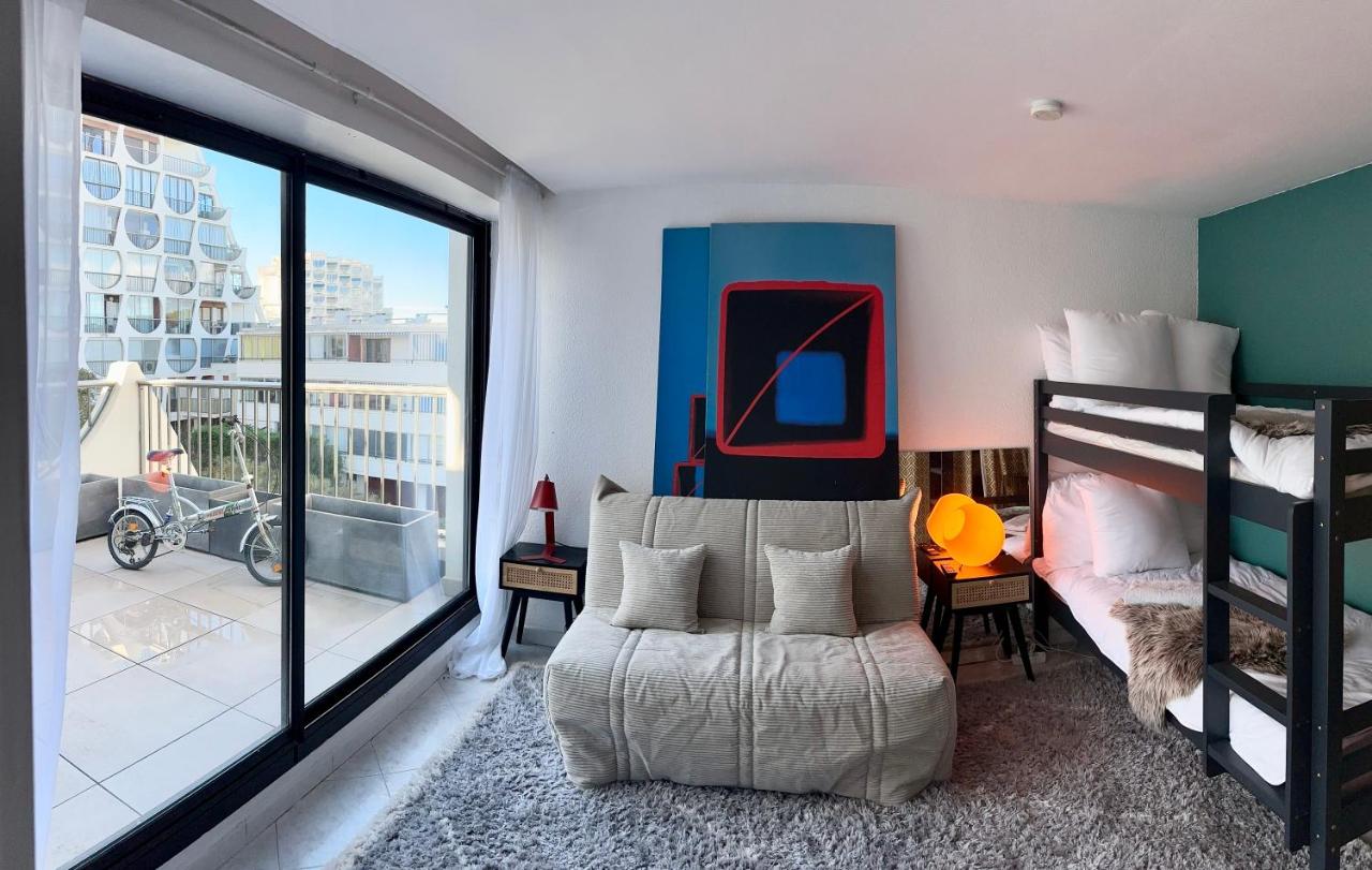 One-Bedroom Apartment with 2 Terraces