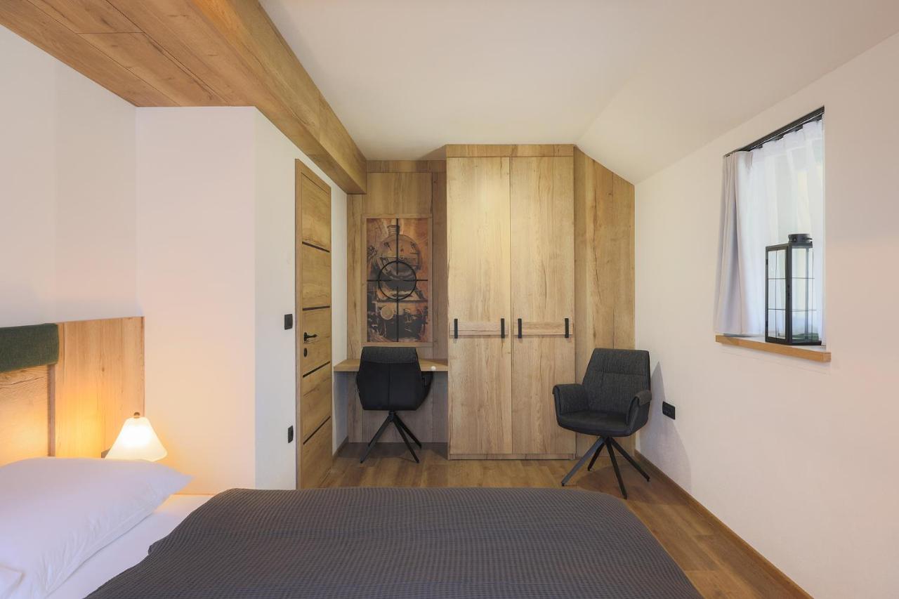 One-Bedroom Deluxe Apartment