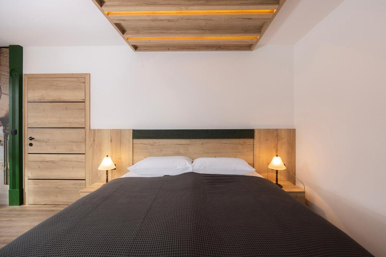 One-Bedroom Apartment with Balcony