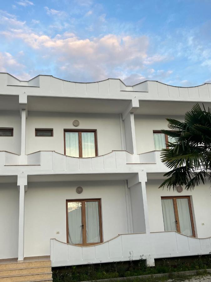 Amare Apartaments - B&B Orikum