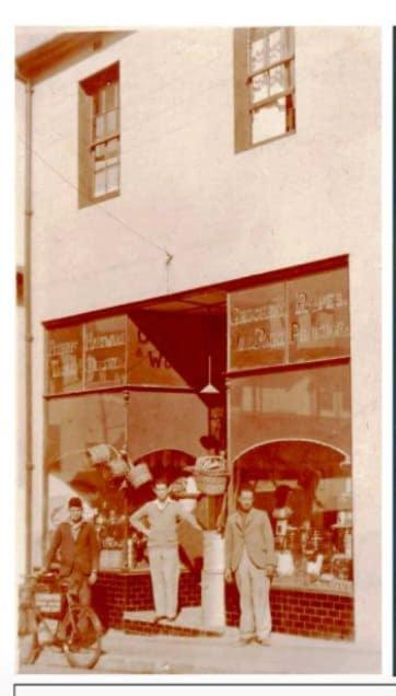 The Old Shop loft apt in the heart of Kalk Bay - B&B Kalk Bay