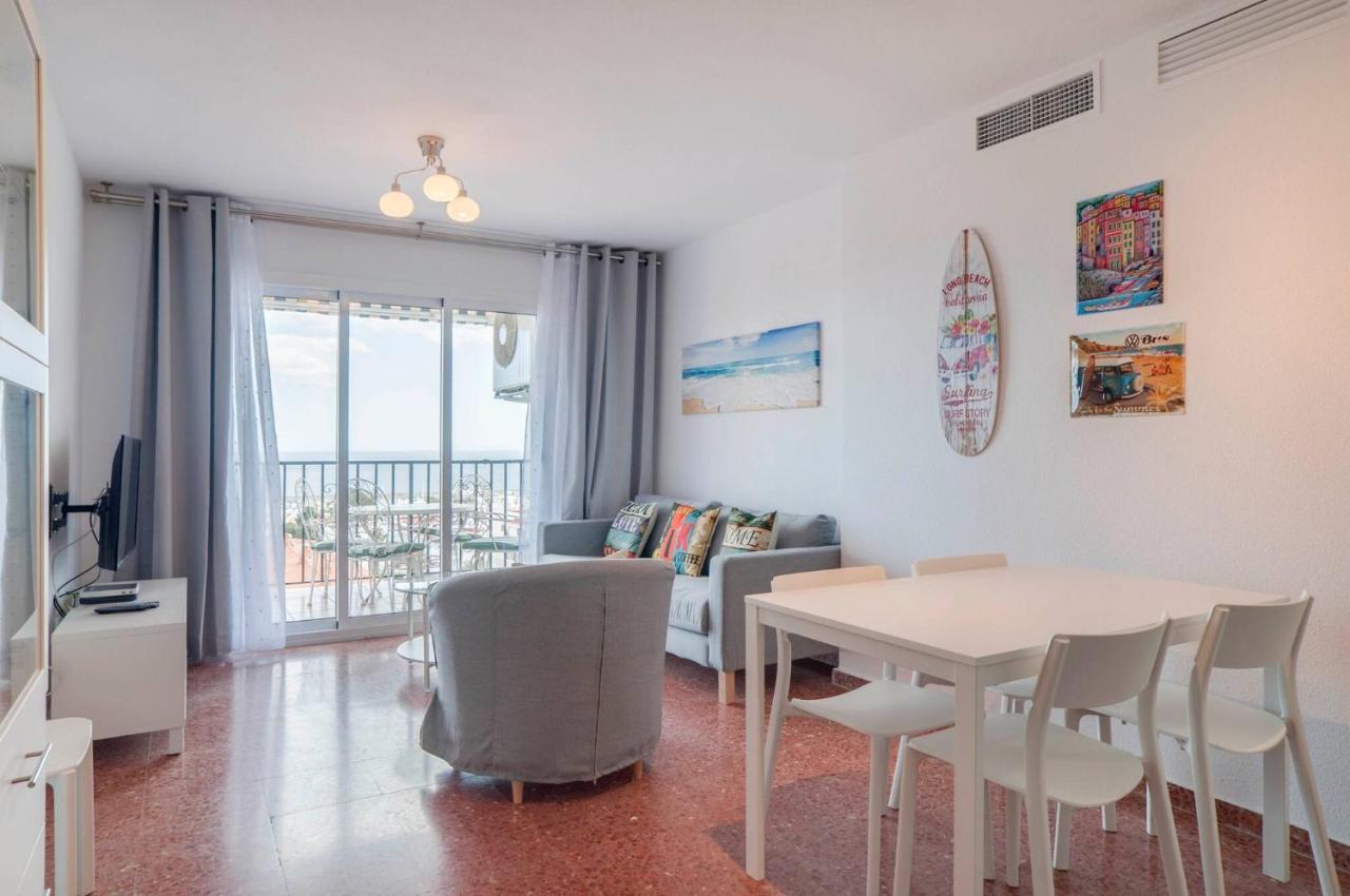 041 Bright 3 Bed, Sea Views Beach Apt - Bed and Breakfast Benalmádena