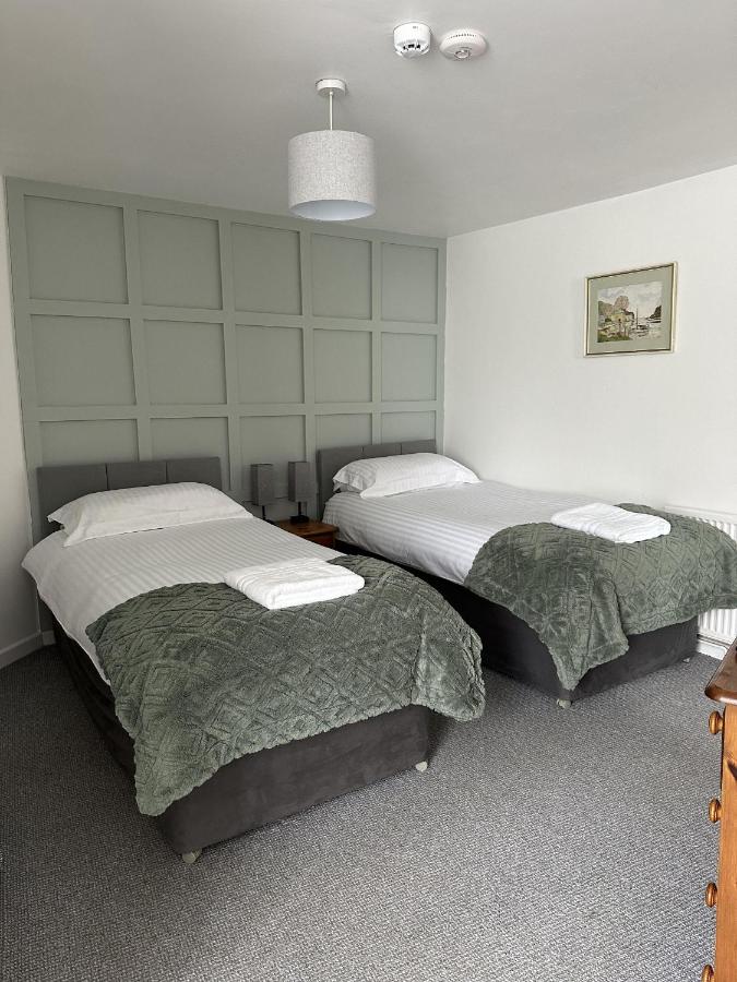 Zweibettzimmer mit eigenem Bad