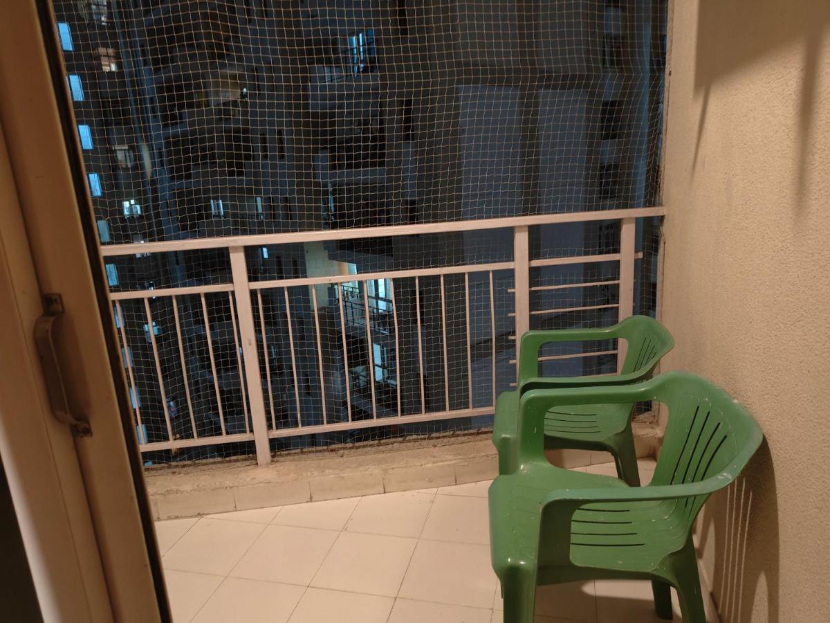 1 BHK Studio Apartment, Cozy Cubby Homestay - Noida sector 168 - Bed and Breakfast Noida