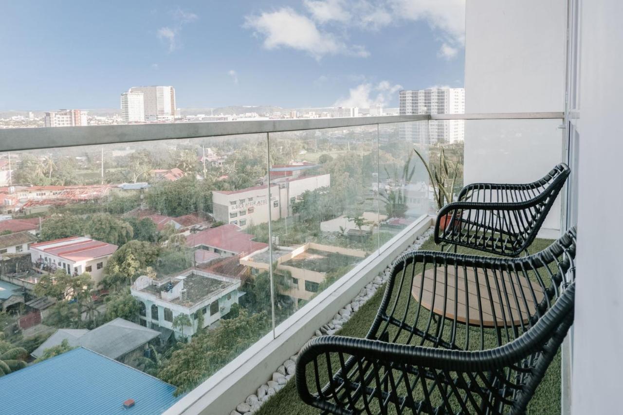 The King Suite Experience - B&B Iloilo