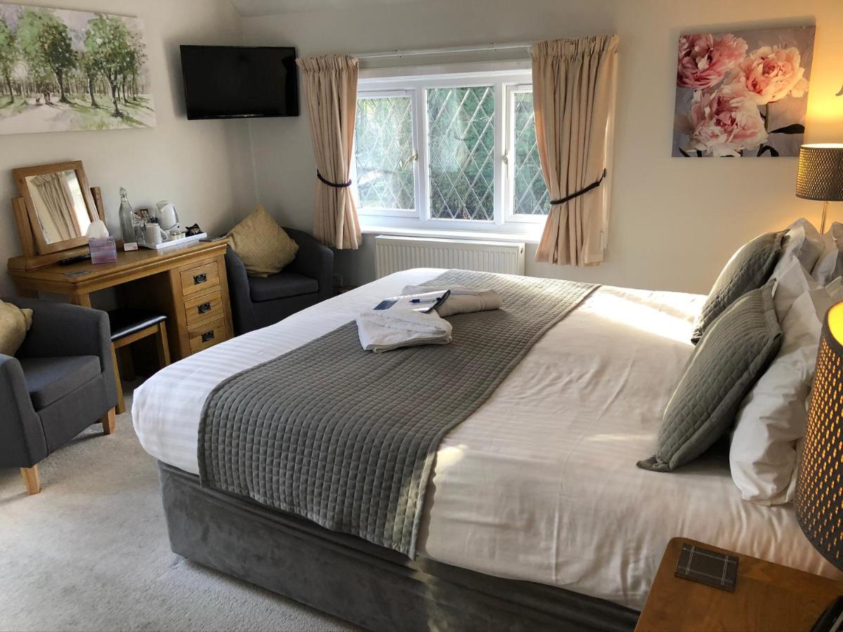 Trumbles Gatwick B&B - B&B