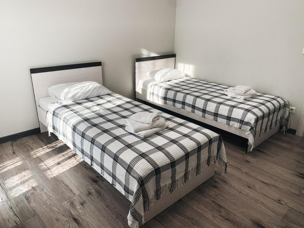 Apartments Domovik Трьохкімнатна квартира , Миру 11 с кв 19 - Chambres d'hôtes Moukatchévo