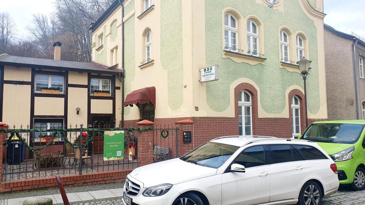 Apartment Grüner Fürst mit Sitzecke im Innenhof & Nähe Park & Erdgeschoss - Chambres d’hôtes