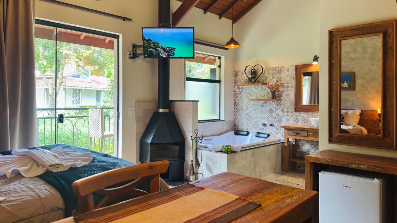 Queen Room with Spa Bath