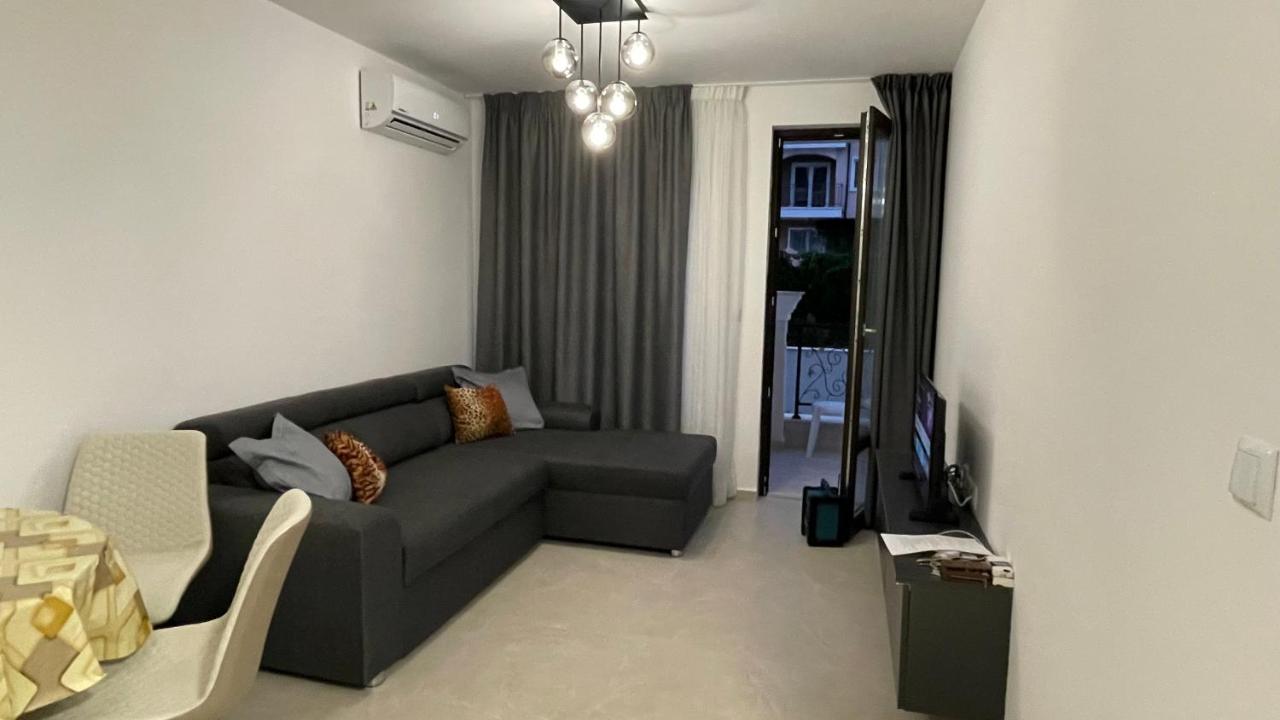 Appartamento con 1 Camera da Letto, Balcone e Vista Montagna