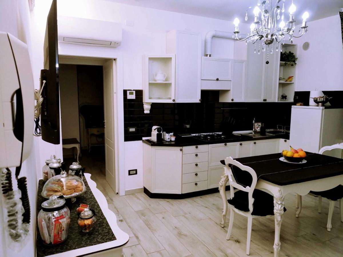 Alloggio Turistico Giulietta e ROMEO - INTERO APPARTAMENTO - Villafranca di Verona, Zimmer, Holiday Rooms - Chambres d'hôtes Villafranca di Verona