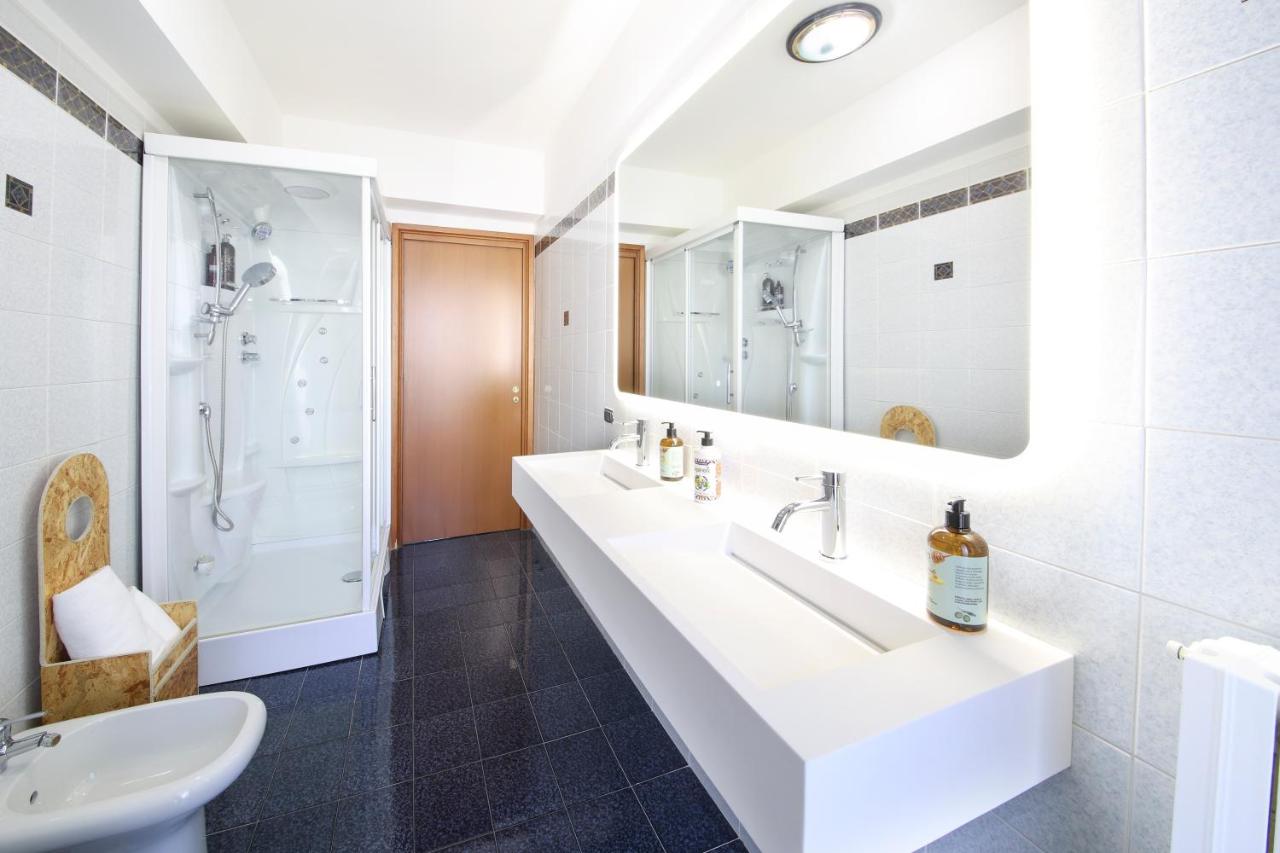 Standaard Tweepersoonskamer met Gedeelde Badkamer