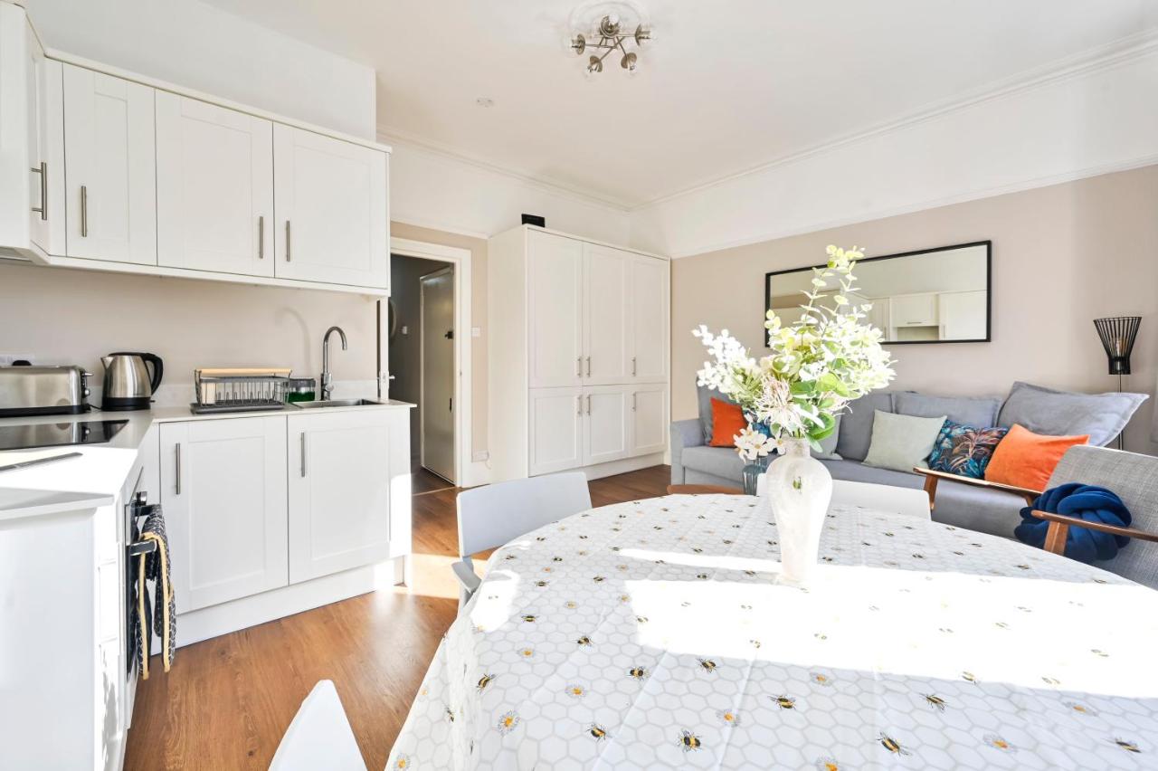 Newly renovated 2-3 bed Flat in Fulham by the Thames - B&B