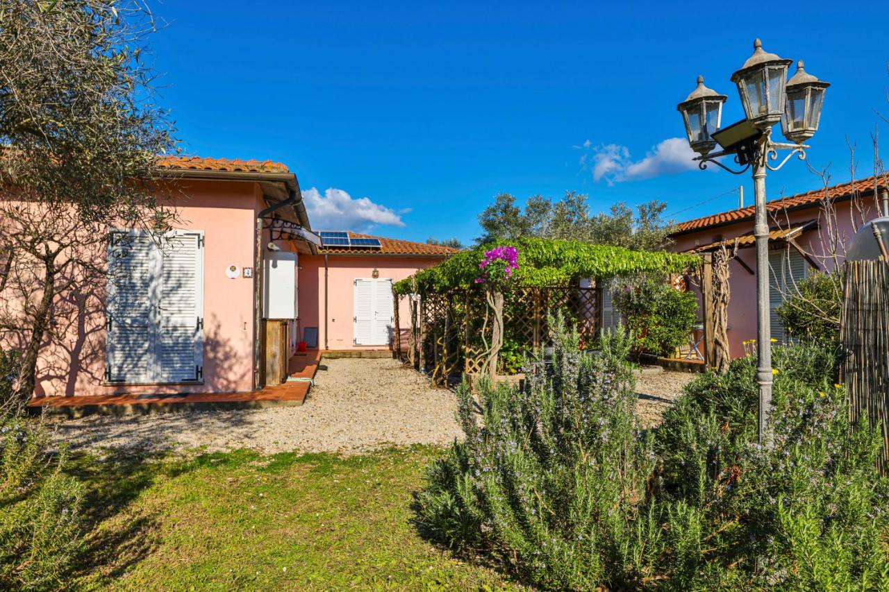Appartamenti Le Prade - Goelba - Bed and Breakfast