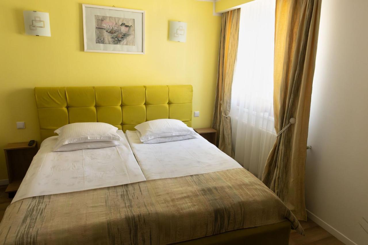 Zimmer mit Queensize-Bett