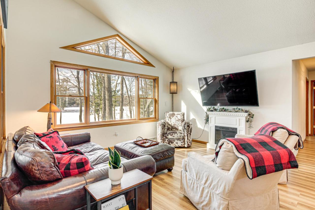 Lakefront Home with Private Beach in Rhinelander! - B&B