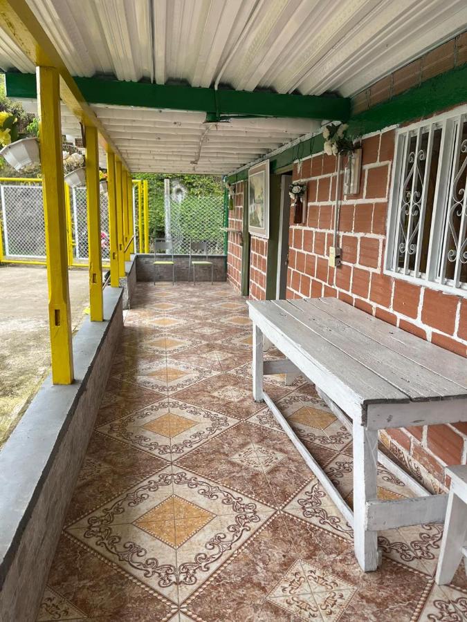 Andean Mot Mot Coffee - Puerto Asís Farm - Chambres d’hôtes