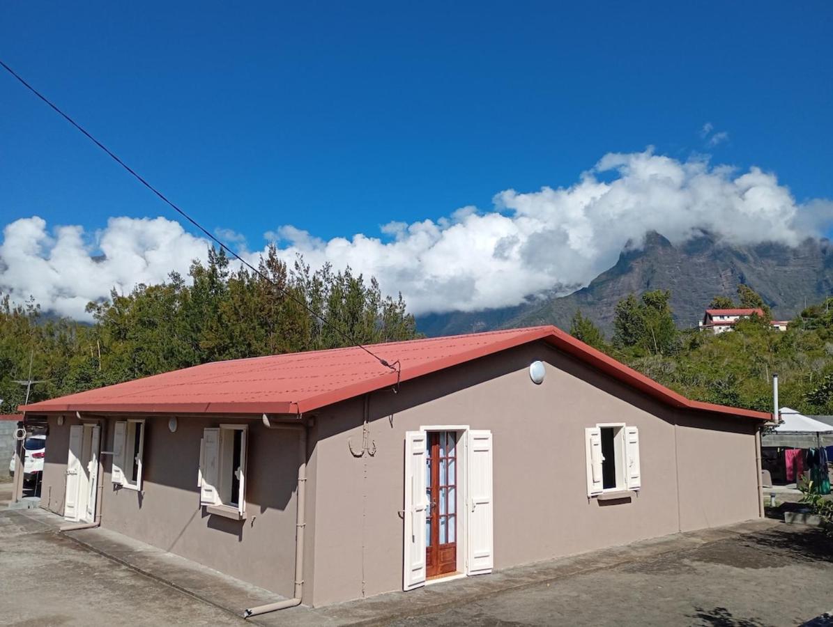 La Kaz Nono Cilaos avec Jacuzzi, Ping Pong, Pétanque - B&B Cilaos