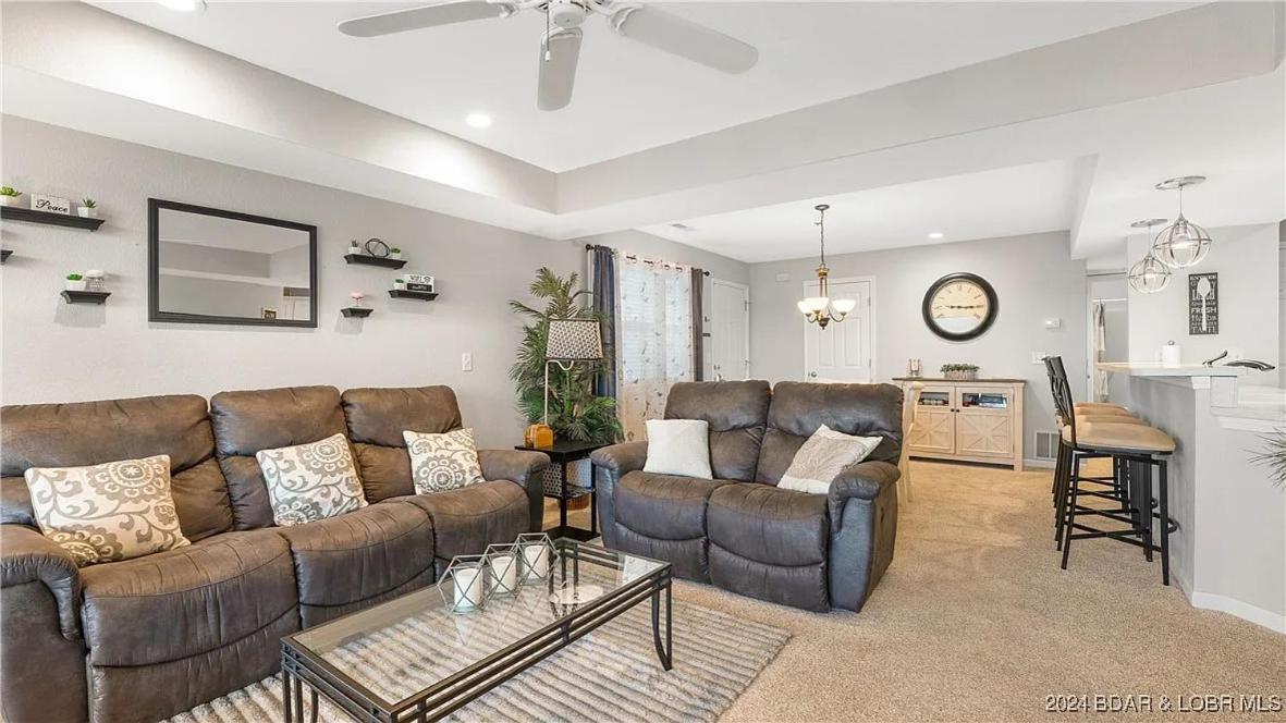Gourgeous lake views, amazing susets, on main channel - Bed and Breakfast Lake Ozark