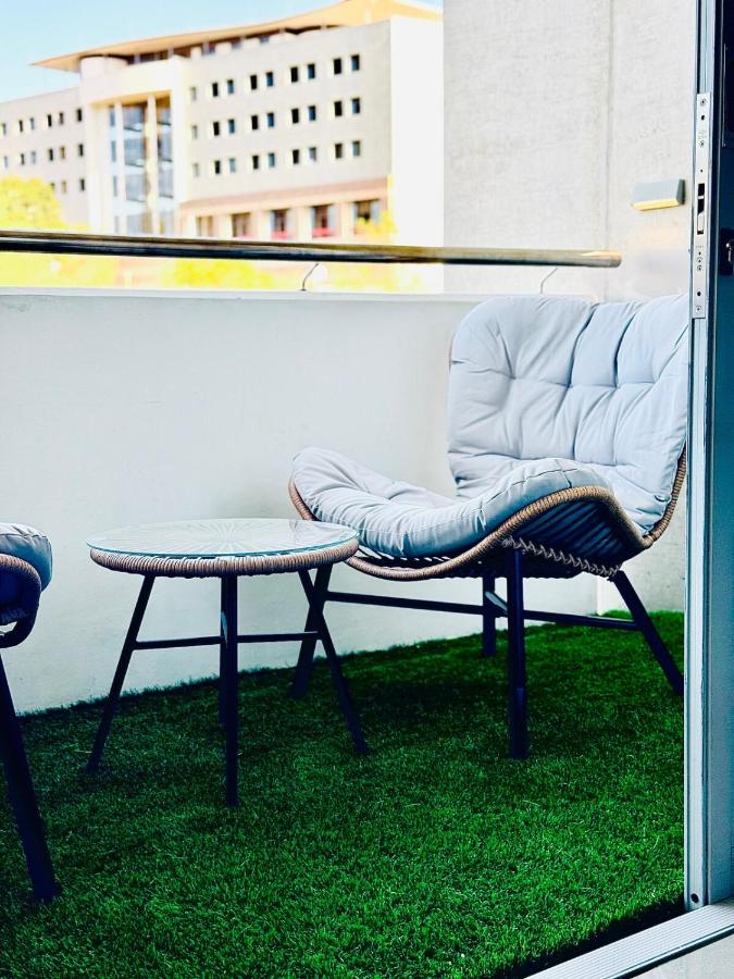 DeepSpace Apartments #1 at Freedom Plaza, Windhoek - Chambres d’hôtes Windhoek