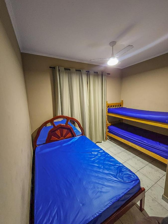 Casa em Praia Grande, próx à praia, com 2 vagas p carro e motos - B&B