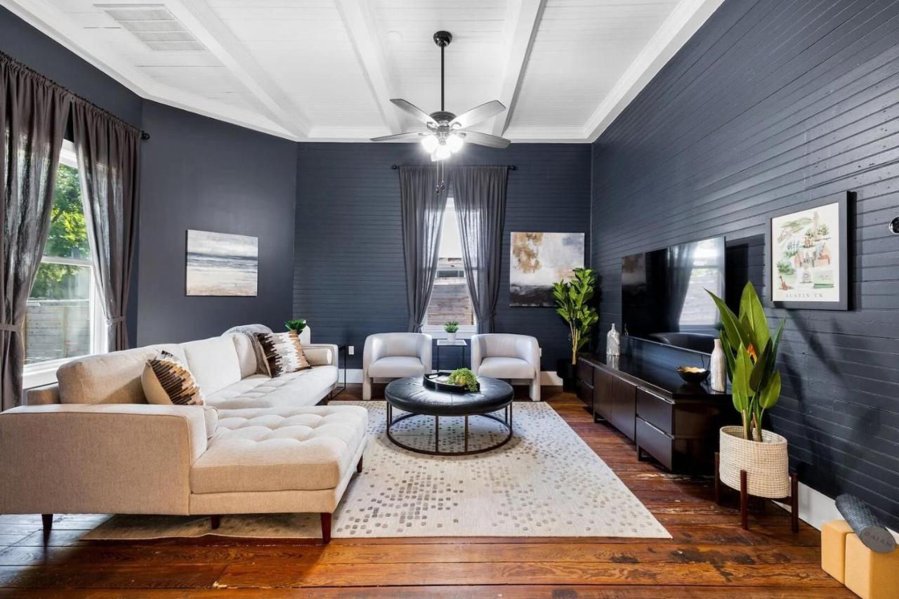 Charming 3BR Gem - Minutes to Rainey St and Downtown - Chambres d'hôtes Austin