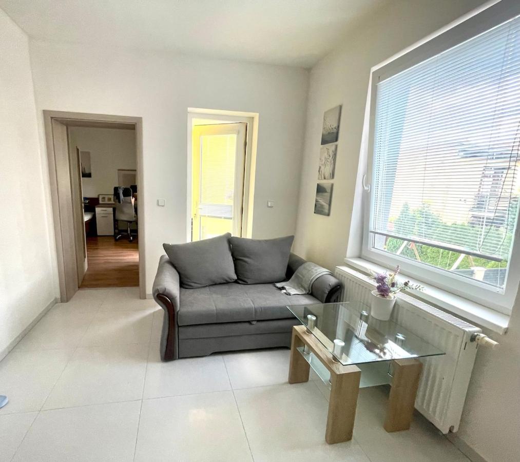 Modern and Cozy flat, 10 min by tram from centre - B&B
