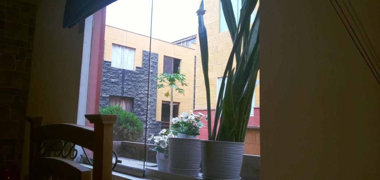 Habitaciones con todos los servicios en Lima Este a 1 cuadra del Banco de Crédito Sede Central - B&B