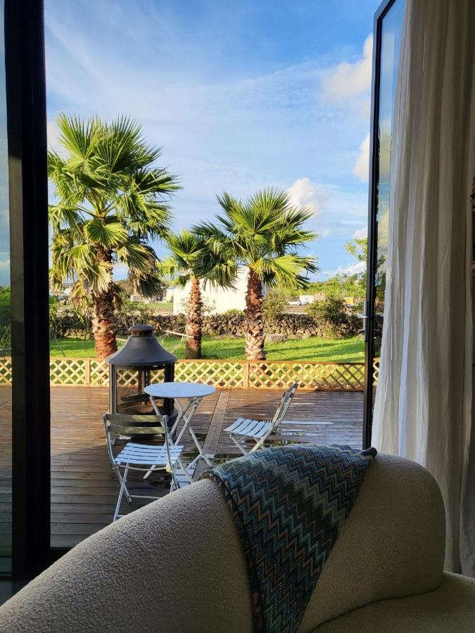 A private space in the western village of Jeju, where you can see the ocean of Aewol and Hallasan, pet-friendly - Chambres d'hôtes Jeju