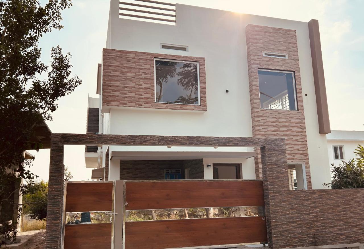 Glenville Holiday Villa - Top Two Floors - B&B