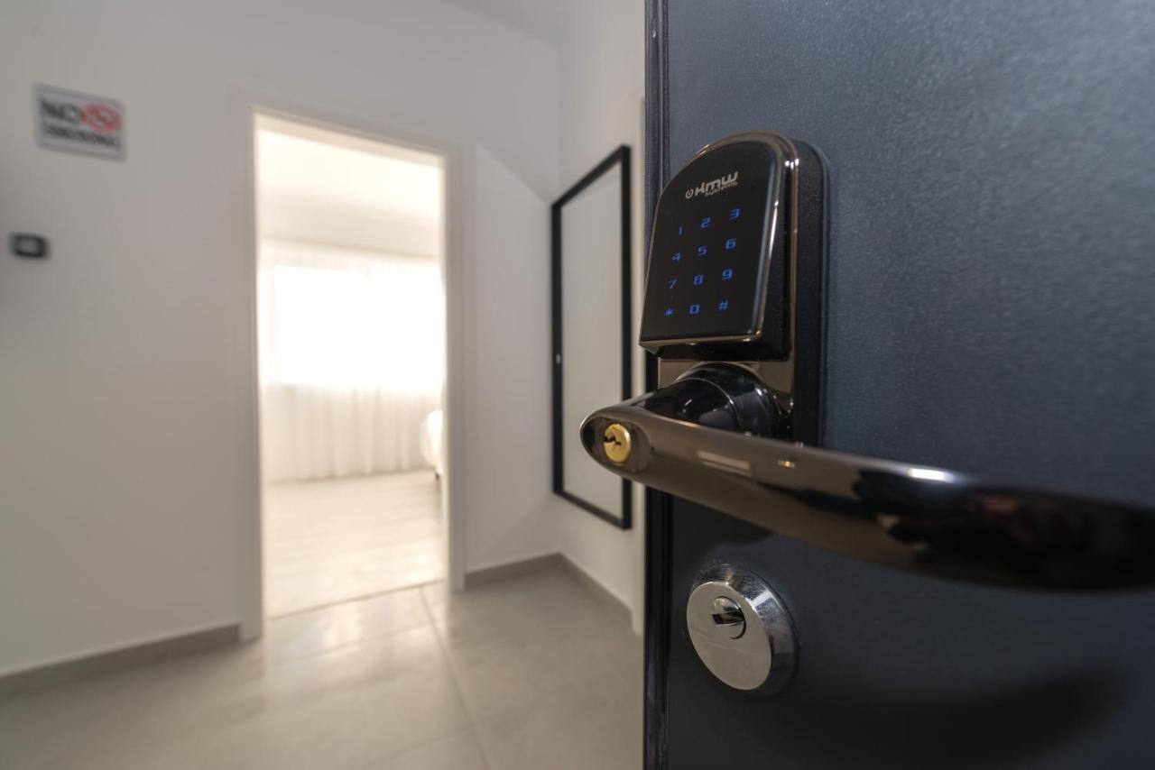 One-Bedroom Deluxe Apartment