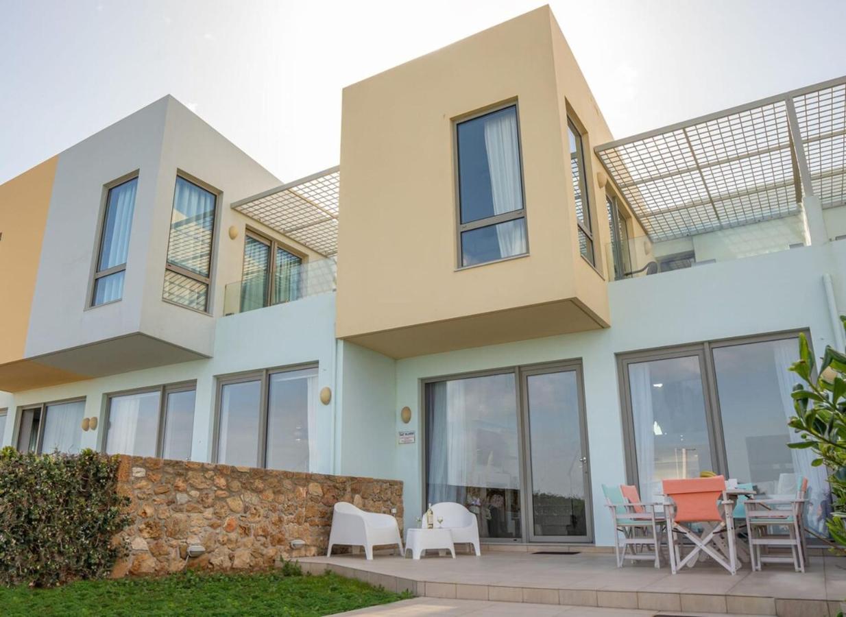 Pink Rose Beachfront Villa - Ferienwohnung