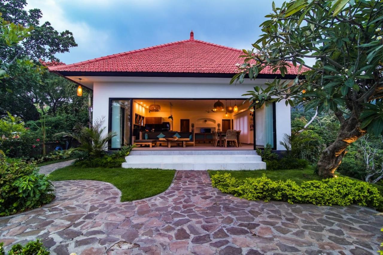Segara Gunung 3 Bedrooms Luxury Villa with Breathtaking Sea View - B&B Temukus