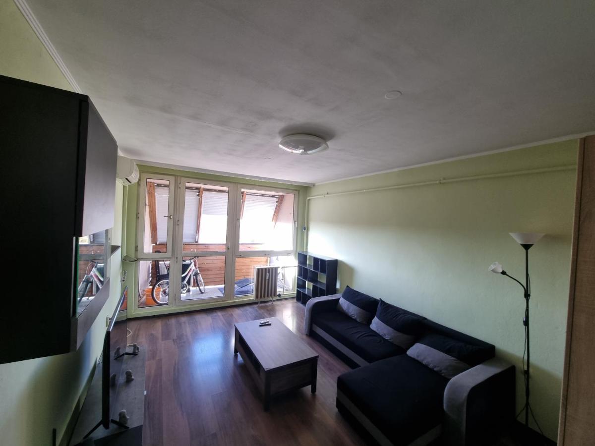 Los Robles Avenue 2311 - Bed and Breakfast Kaposvár