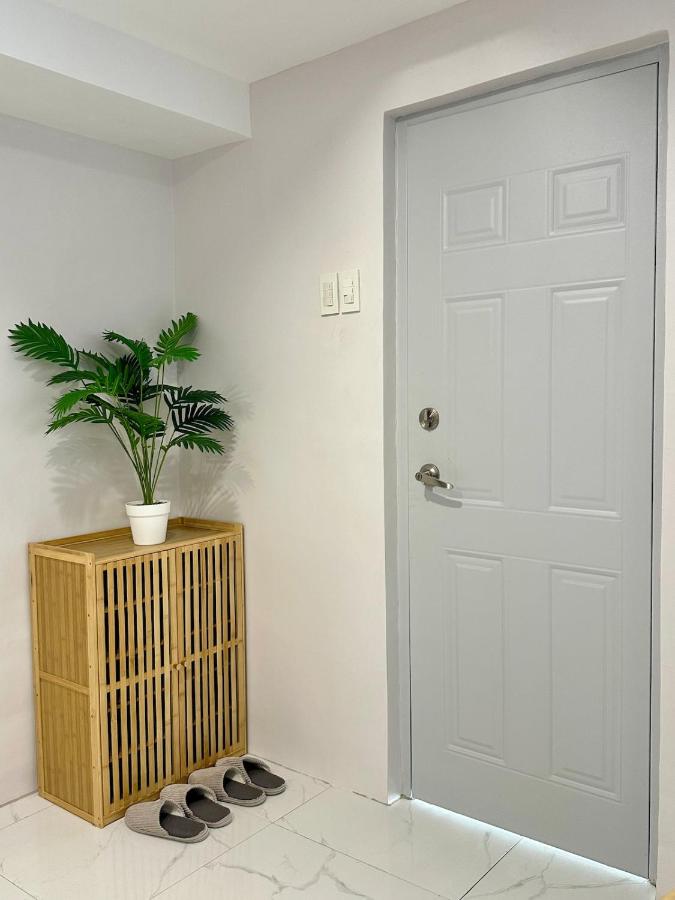 Cozy 2BR Staycation Deca Talomo near Toril & Puan - Bed and Breakfast