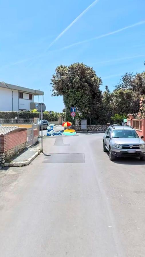 Un passo dal Mare - 50m from the Sea, with Garden, AC & WiFi - B&B