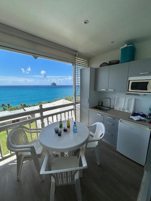 Diamant Bleu studio, pool, sea view - B&B