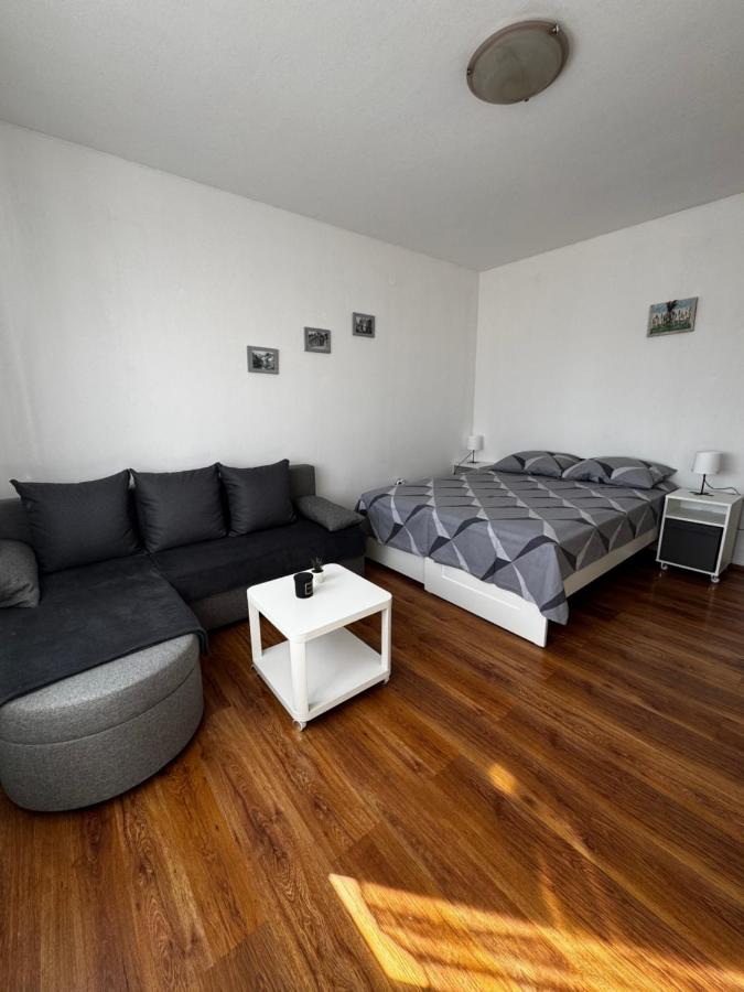 Apartment Rea - Ferienwohnung Pula