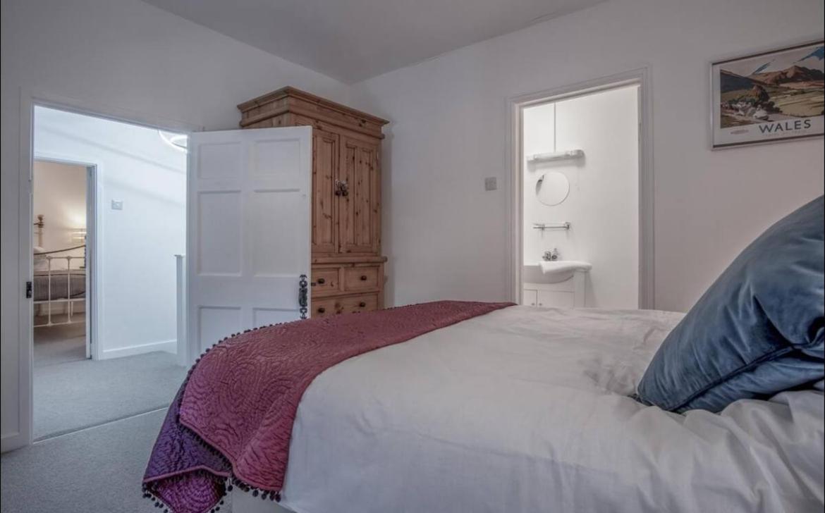 Calebs Cottage- Solva harbour - Bed and Breakfast Solva